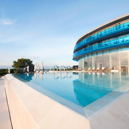 Hotel Falkensteiner & Iadera Petrcane
